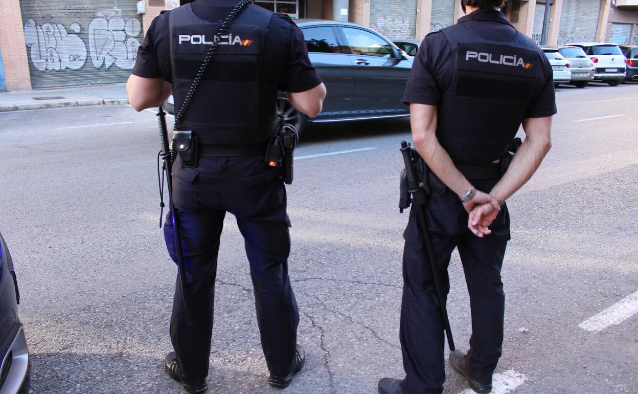 Agentes de la Policía Nacional. 