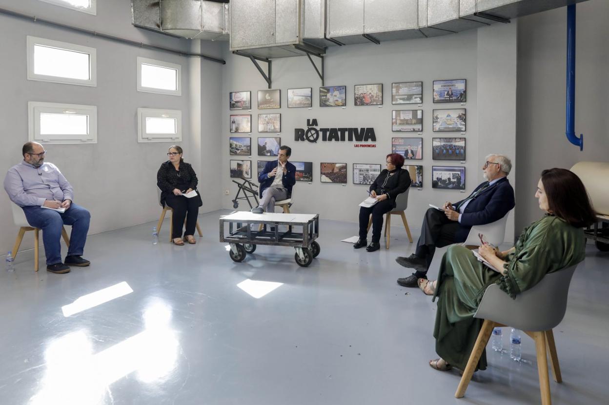 La Rotativa Los participantes en el debate que se realizó en el espacio La Rotativa de las instalaciones del diario en Valencia. irene marsilla