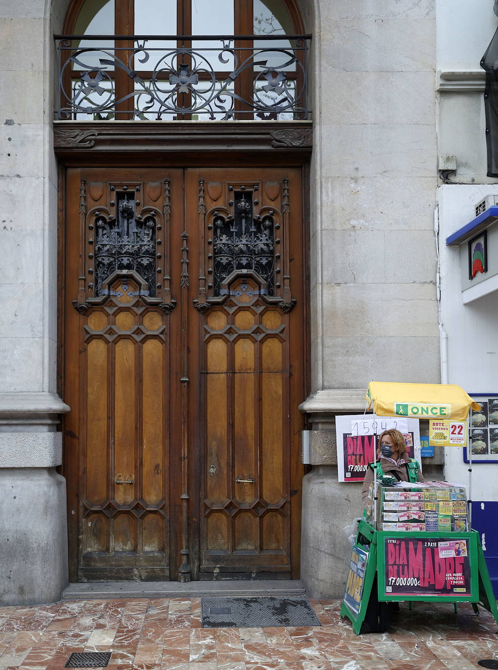 Casa Noguera, en la Plaza del Ayuntamiento 22. Obra del arquitecto Francisco Mora