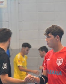 Imagen secundaria 2 - La plantilla del Mar Dénia antes y  después del encuentro ante el Ibiza. 