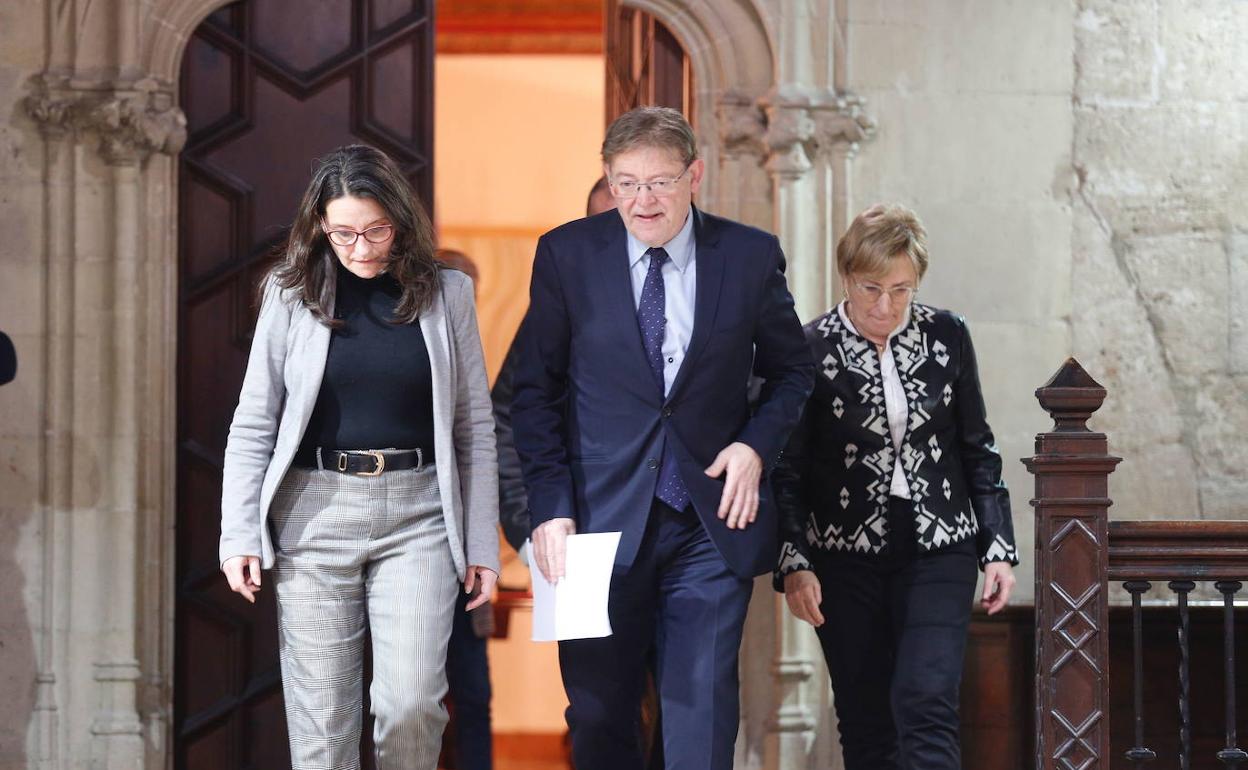 La vicepresidenta Oltra, el presidente Puig y la consellera Barceló, en el Palau de la Generalitat. 