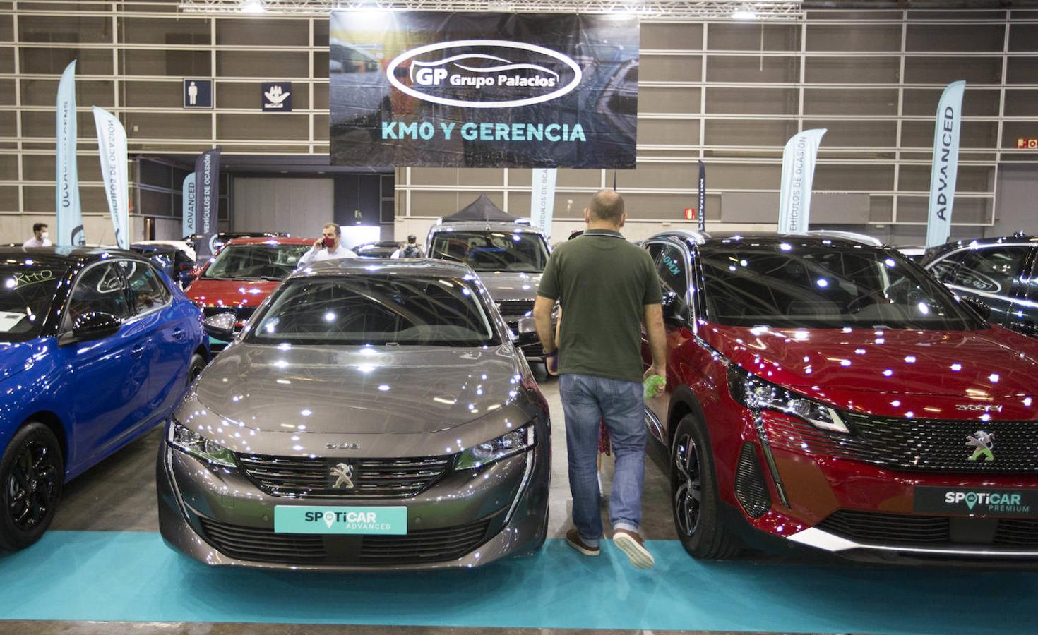 Preparativos en Feria Valencia para la celebración del Salón del Automovil 2021. 