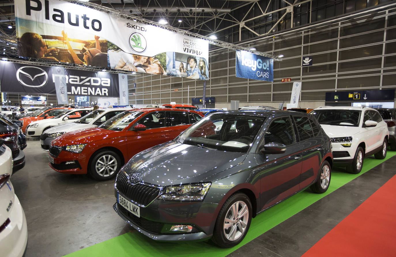 Preparativos en Feria Valencia para la celebración del Salón del Automovil 2021. 