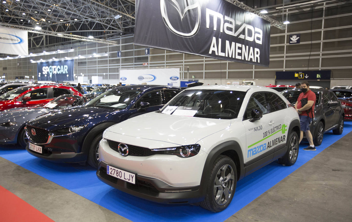 Preparativos en Feria Valencia para la celebración del Salón del Automovil 2021. 