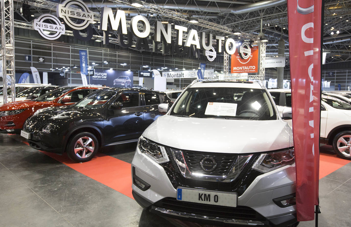 Preparativos en Feria Valencia para la celebración del Salón del Automovil 2021. 