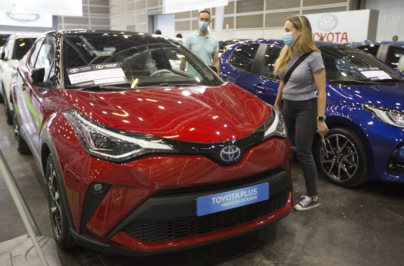 Preparativos en Feria Valencia para la celebración del Salón del Automovil 2021. 