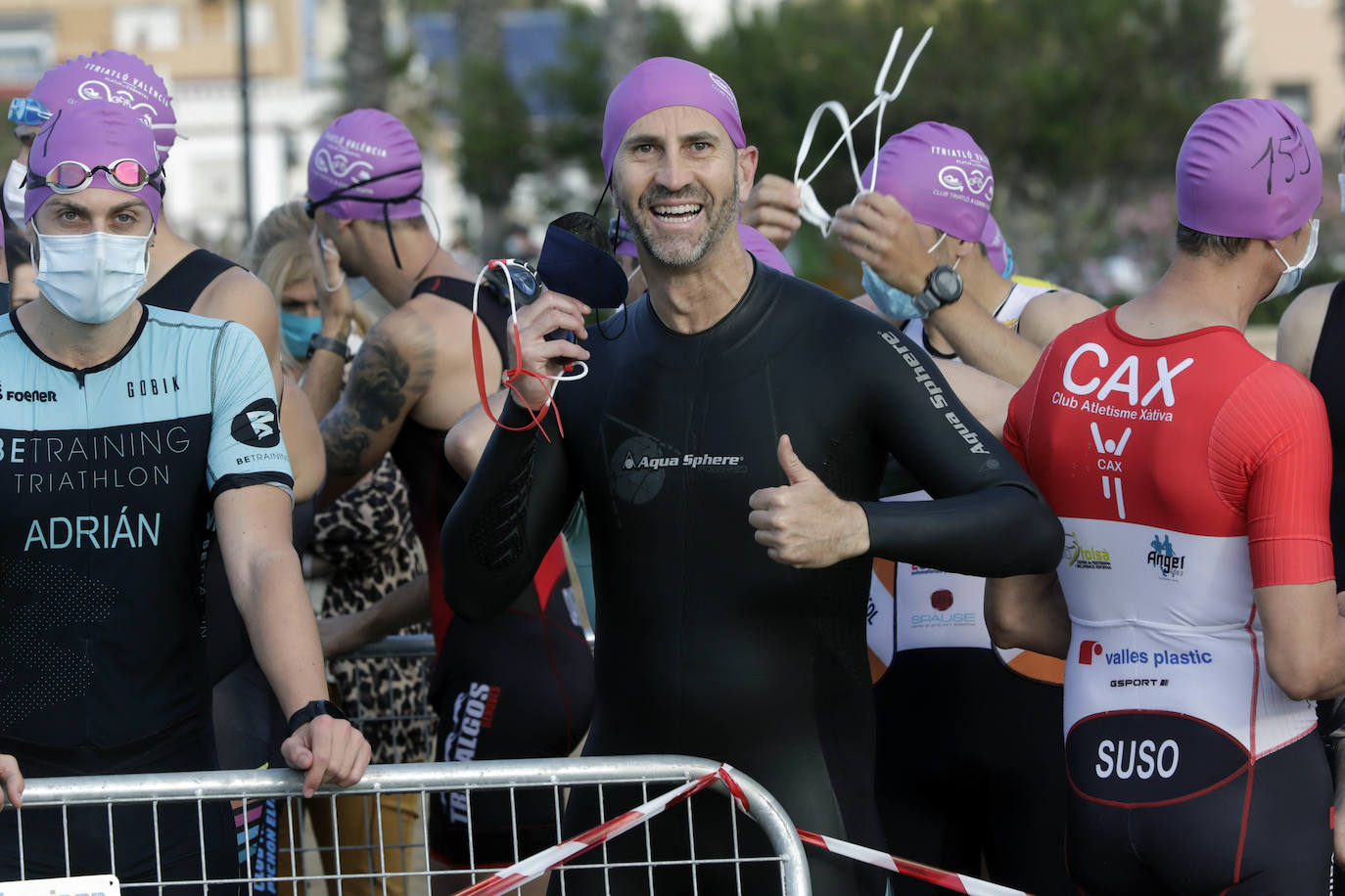 Valencia ha albergado el I Triatlón València-Platja Cabanyal, que ha discurrido por el barrio marítimo. Organizado por el Club de Triatlón 'Corre-Cuita', se ha desarrollado a lo largo de un recorrido de 25,7 kilómetros de distancia: 750 metros de natación, 20 km de ciclismo y 5 km de carrera a pie.