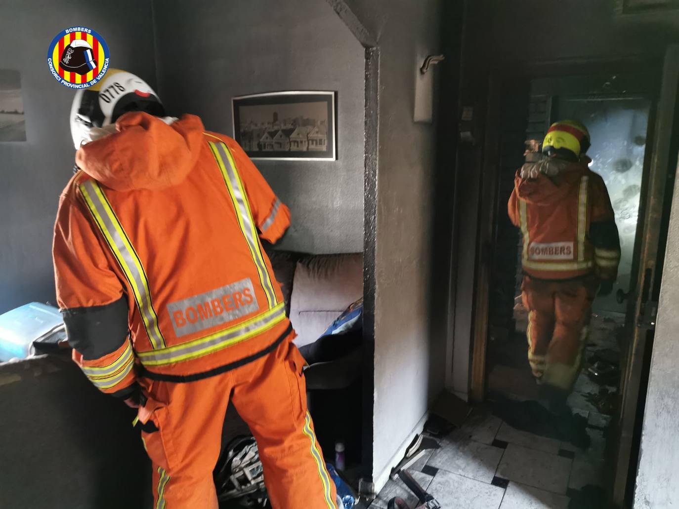 Una vivienda de la localidad de Algemesí se ha incendiado, dejando varios heridos y, de momento, una víctima mortal. 