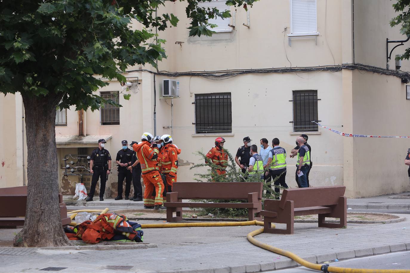 Una vivienda de la localidad de Algemesí se ha incendiado, dejando varios heridos y, de momento, una víctima mortal. 