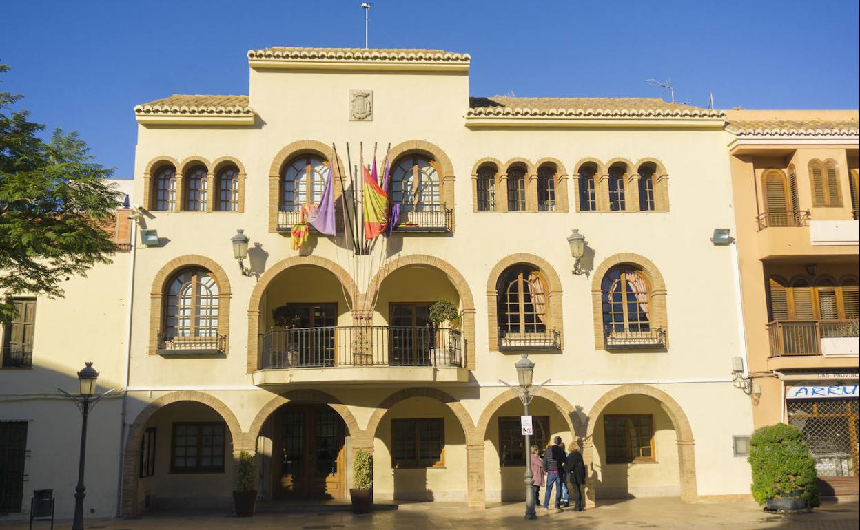 Fachada del ayuntamiento de l'Eliana. 