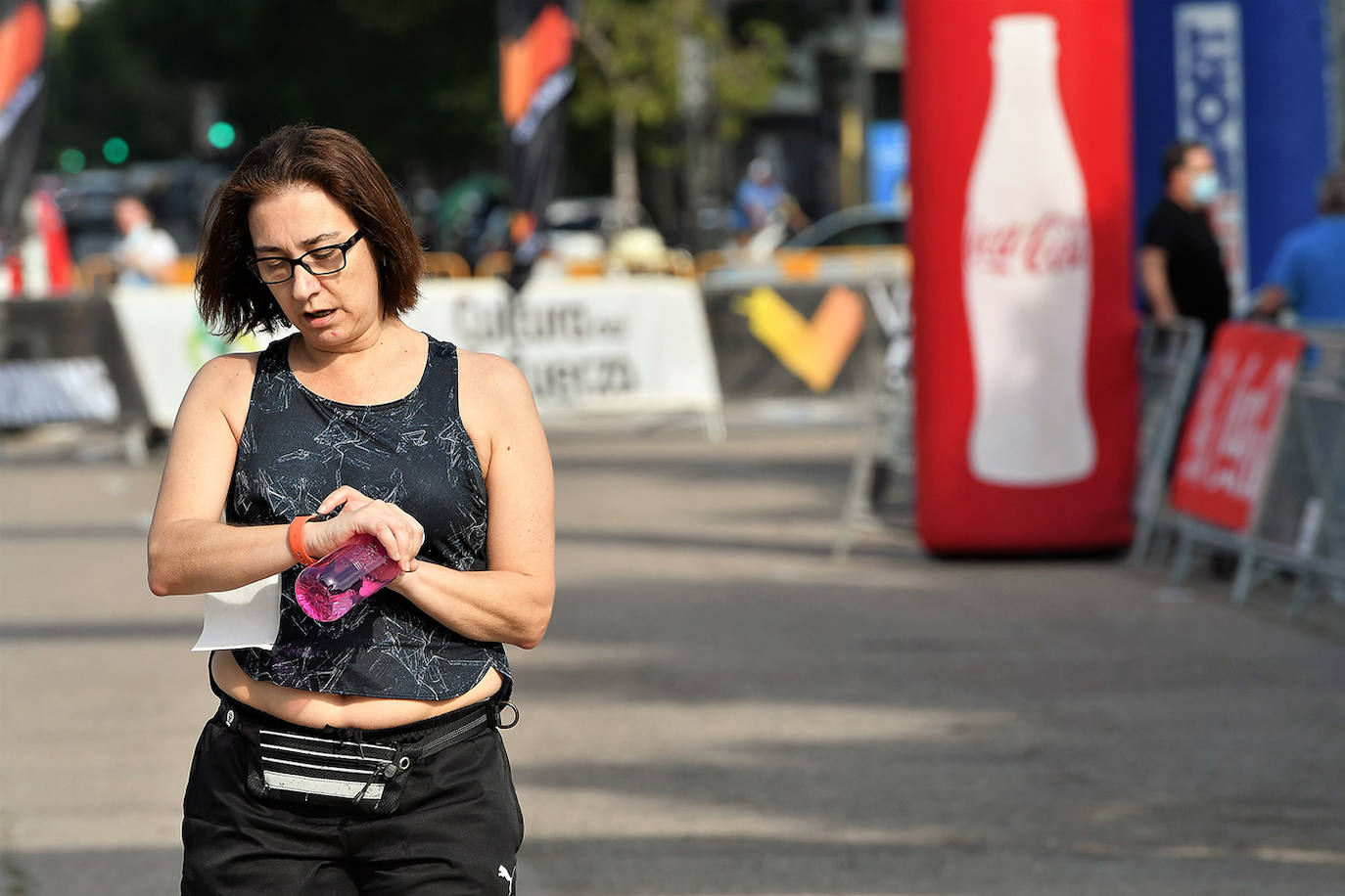 Las calles de Valencia se han llenado de corredores con la tercera edición de la carrera Marta Fernández de Castro, que ha reunido a 1.400 participantes. 