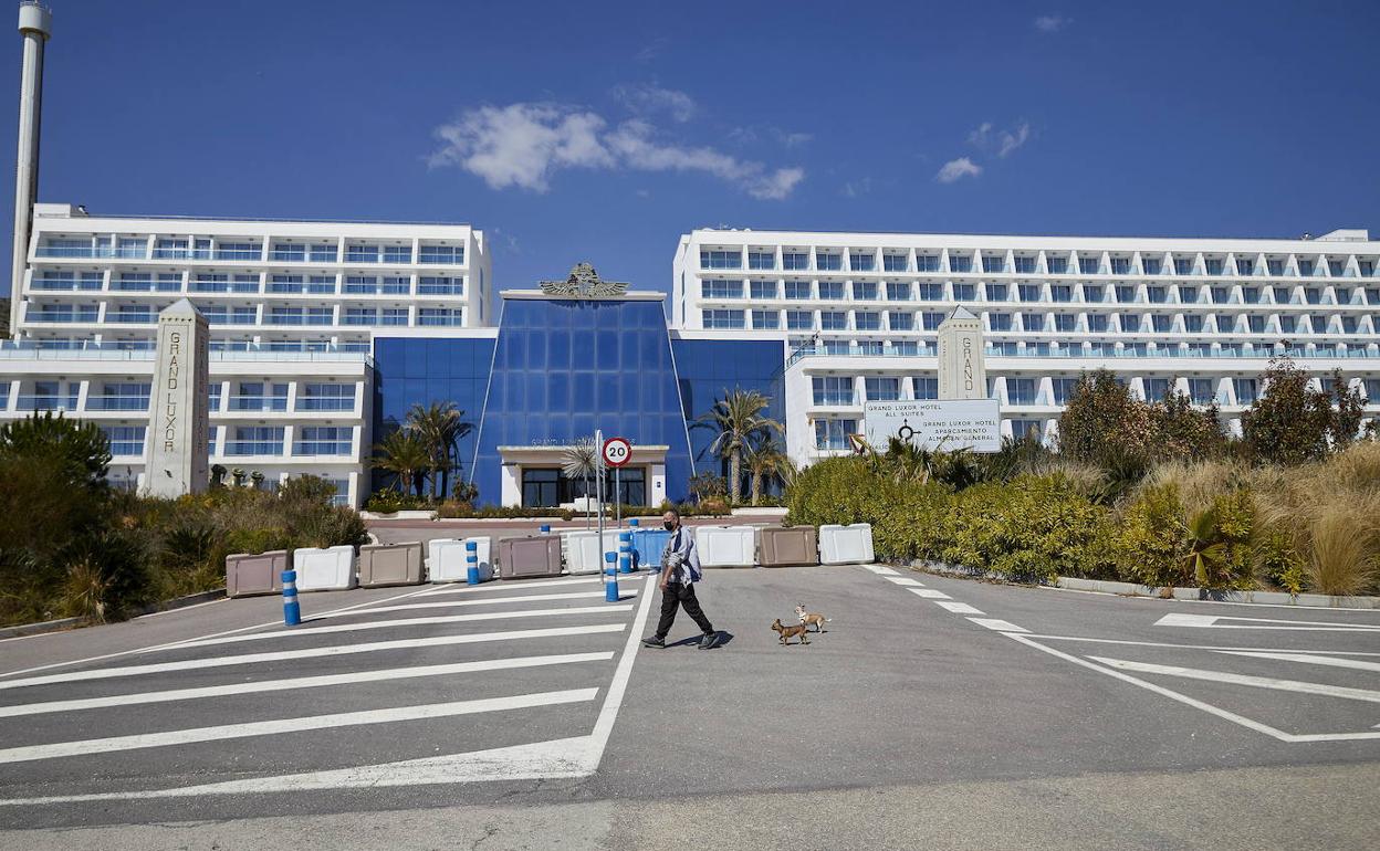 Hotel Grand Luxor de Terra Mítica, cerrado durante meses por la pandemia y ahora abierto. 