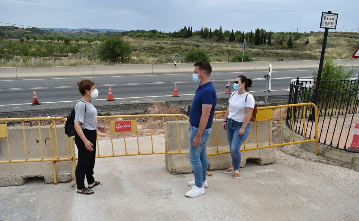 El alcalde visita las obras que permitirán convertir la travesía en una Avenida más del municipio. 