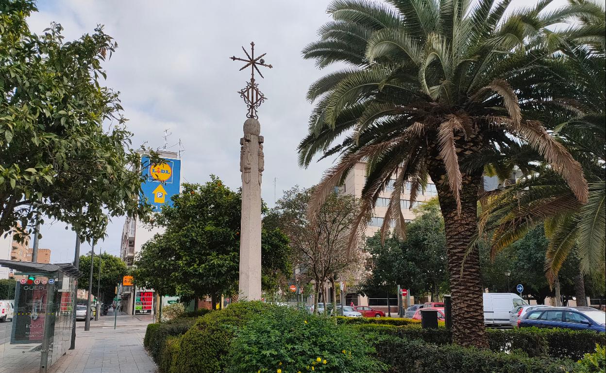 Réplica moderna de la cruz que indicaba la separación entre el Grao y la ciudad de Valencia