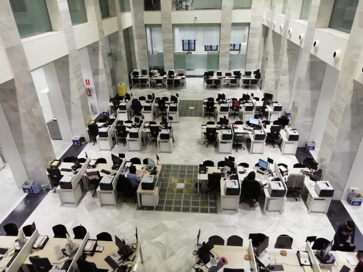 Servicios de Hacienda en el Patio de Cristales del Ayuntamiento. lp