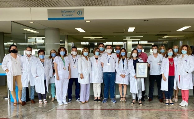 El Hospital de la Ribera recibe la primera certificación de calidad ISO tras la reversión