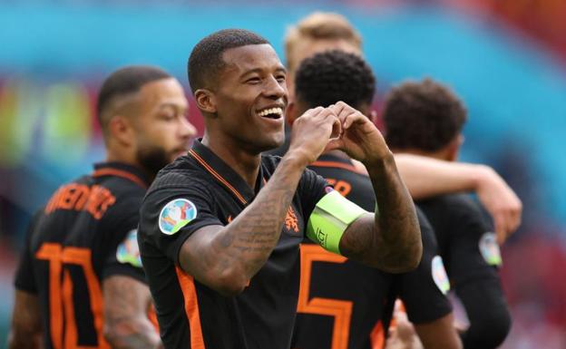 Wijnaldum se ha echado sobre sus hombros a la 'Oranje'