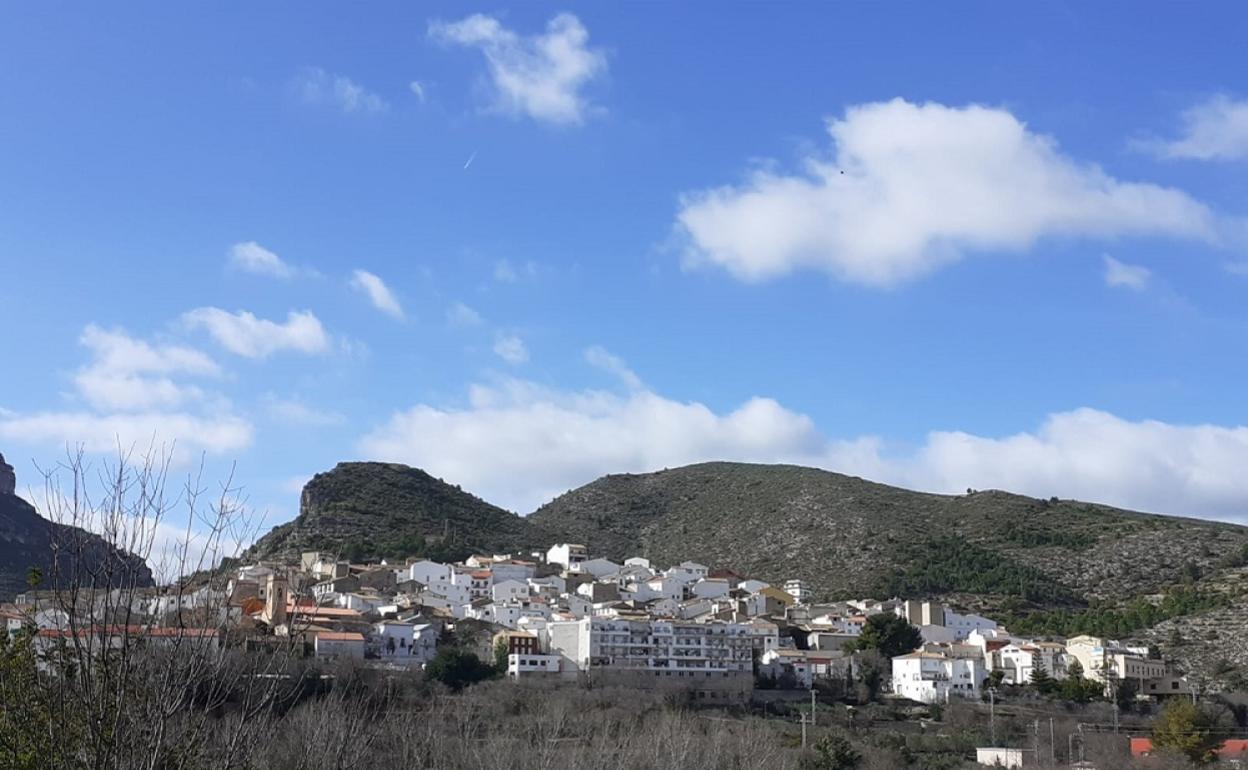 Vista general de Millares, en la Canal de Navarrés. 