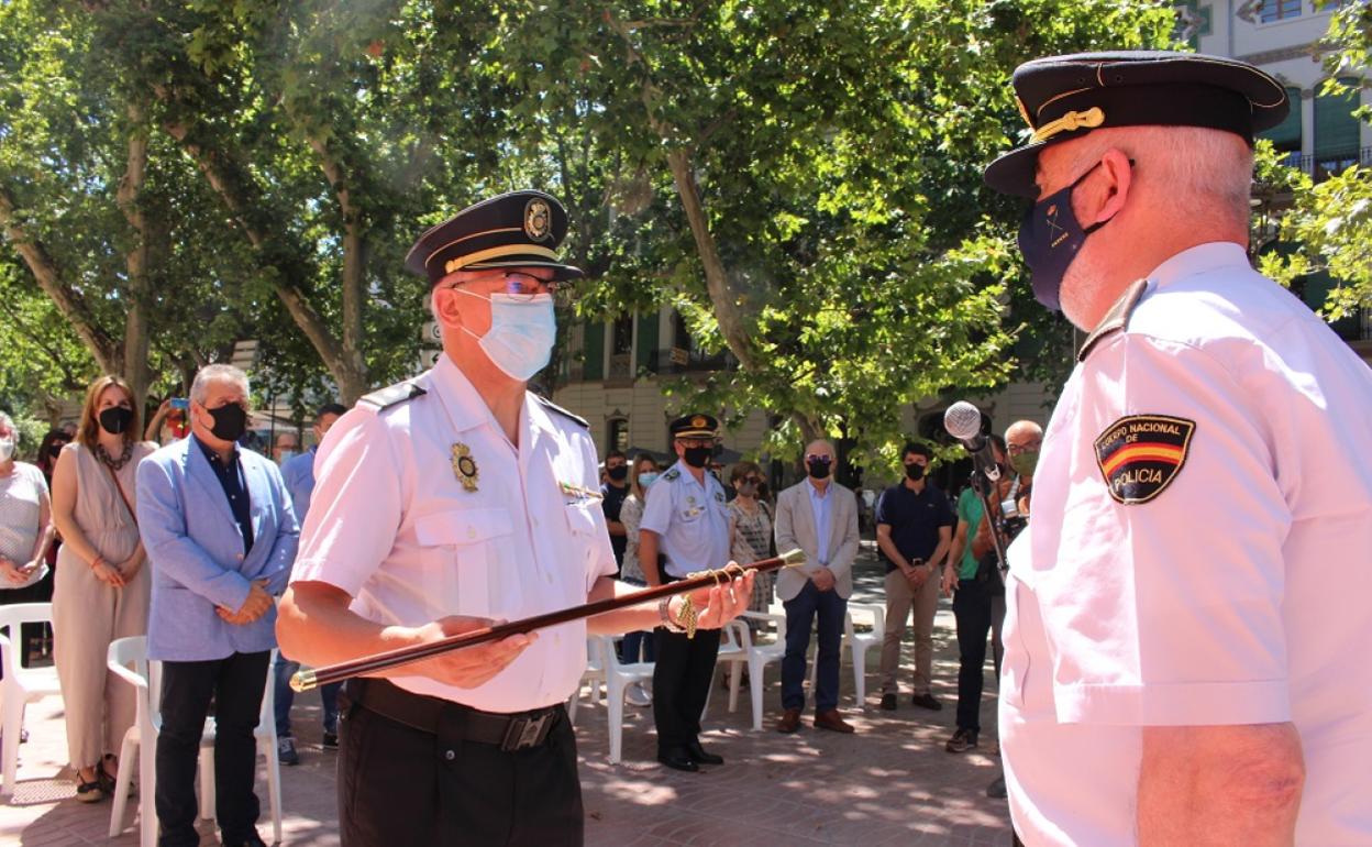 El Comisario de la Policía Nacional de Xàtiva toma el bastón de mando