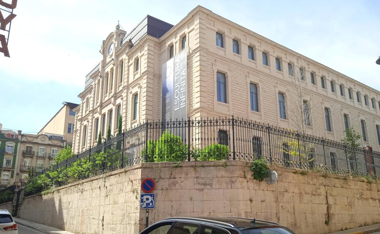 Edificio Monte de Piedad que acoge la sede del IVAM Cada en Alcoy. 