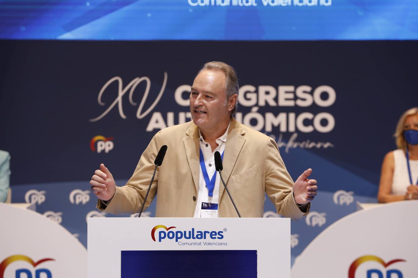 El XV Congreso Autonómico del Partido Popular se celebra este sábado en las salas del Palau de Les Arts. El expresidente de la Generalitat Alberto Fabra es el encargado de presidir el cónclave de los populares y proclamar como nuevo presidente del partido a Carlos Mazón.