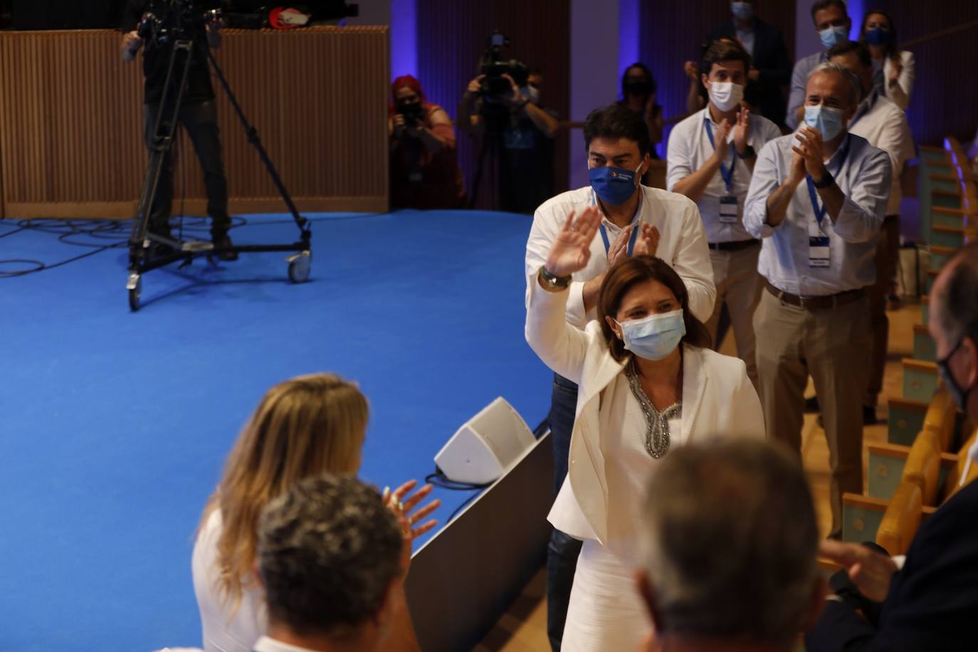 El XV Congreso Autonómico del Partido Popular se celebra este sábado en las salas del Palau de Les Arts. El expresidente de la Generalitat Alberto Fabra es el encargado de presidir el cónclave de los populares y proclamar como nuevo presidente del partido a Carlos Mazón.