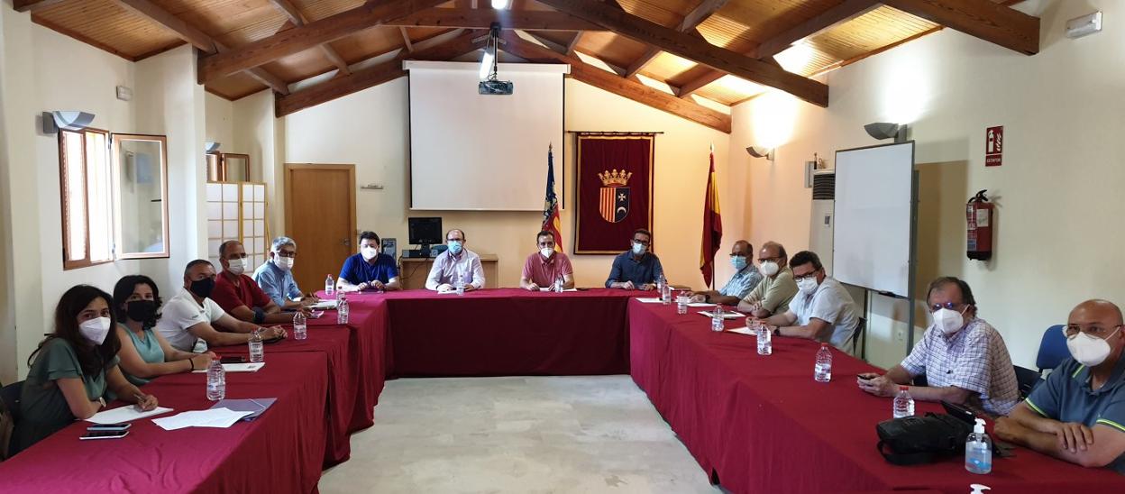 Reunión de los representantes de la Asociación de Municipios Vinculados al Parque Natural del Túria. LP 