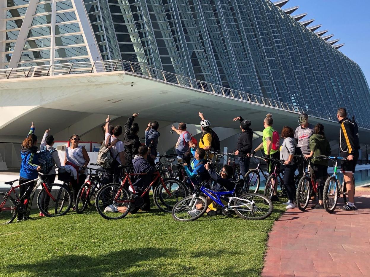 p Atención. Una de las actividades organizadas por Proyecto Hombre en Valencia. lp
