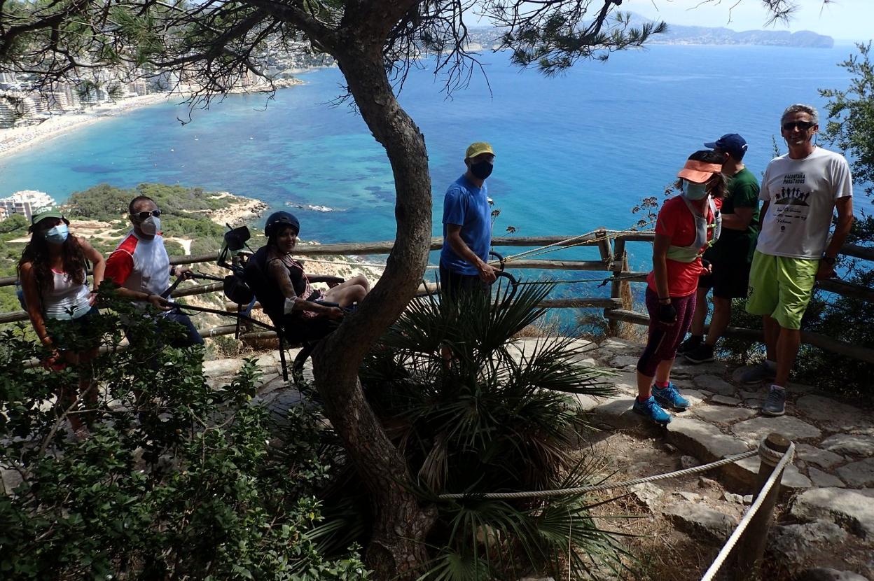 Usuarios de la ruta adaptada, durante la inauguración de la temporada. ucv