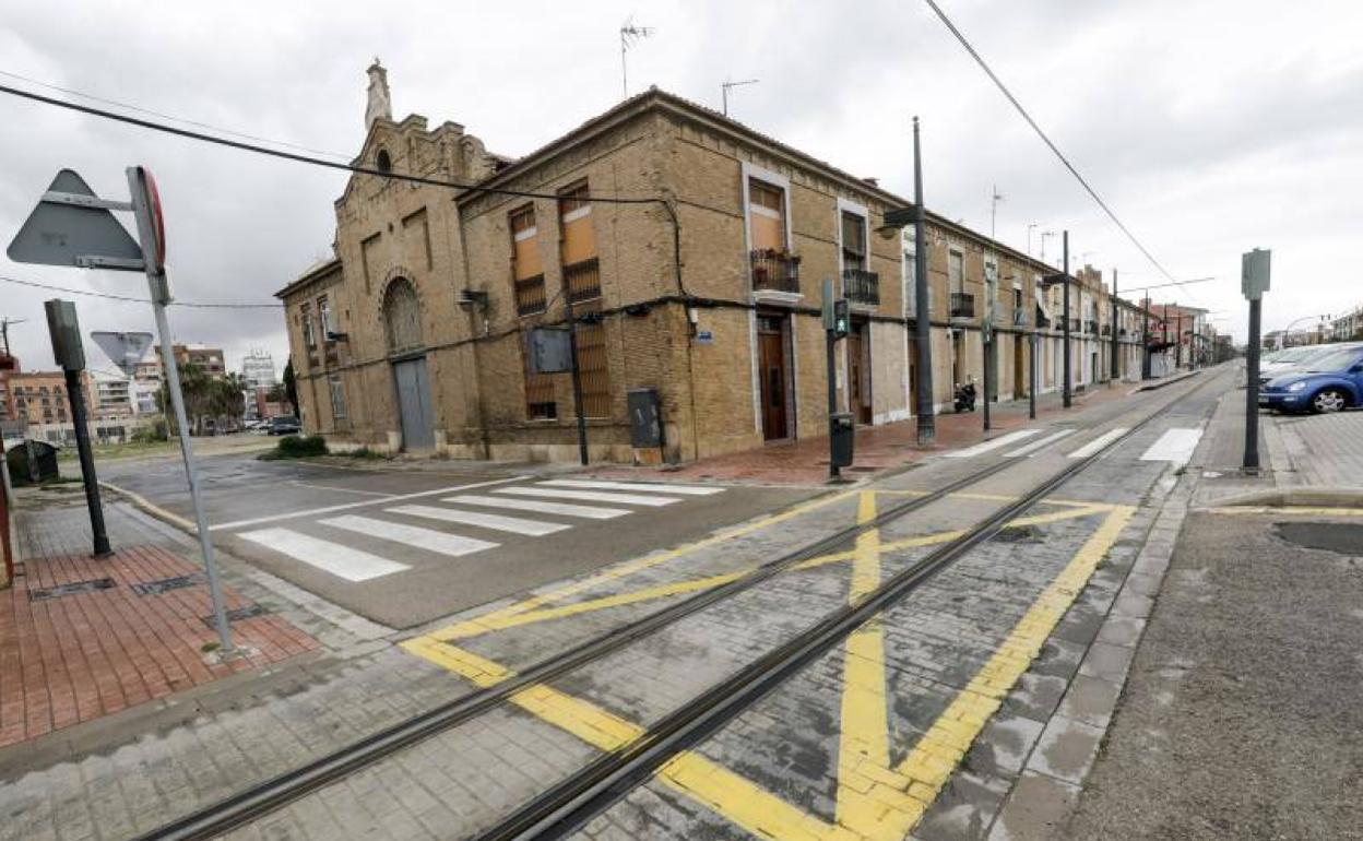 Edificio centenario de la lonja de pescadores del Cabanyal. 