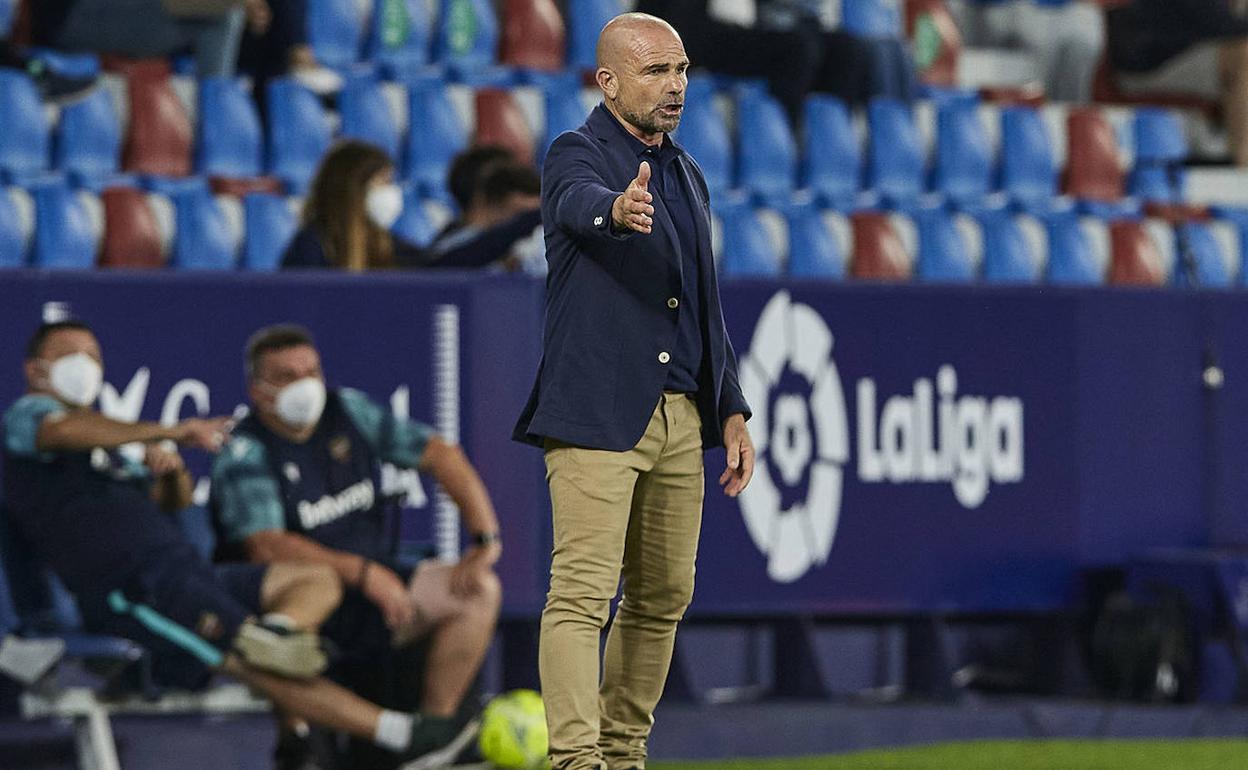 Paco López durante un partido de la pasada temporada