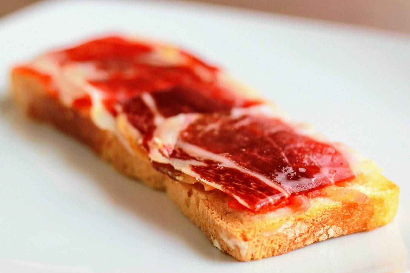 Pan con tomate y jamón de bellota