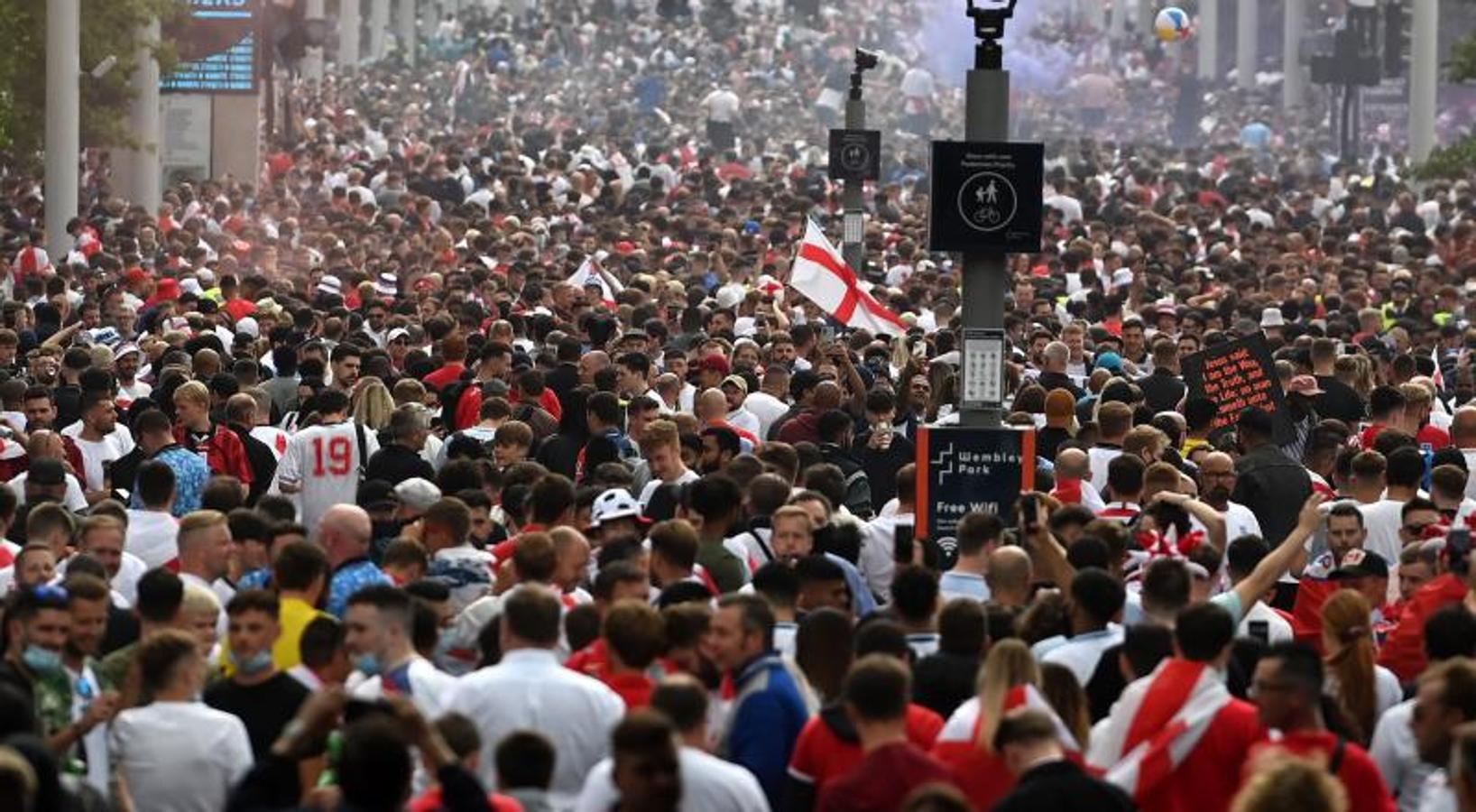 Fotos: Las imágenes de los incidentes en Wembley antes de la final