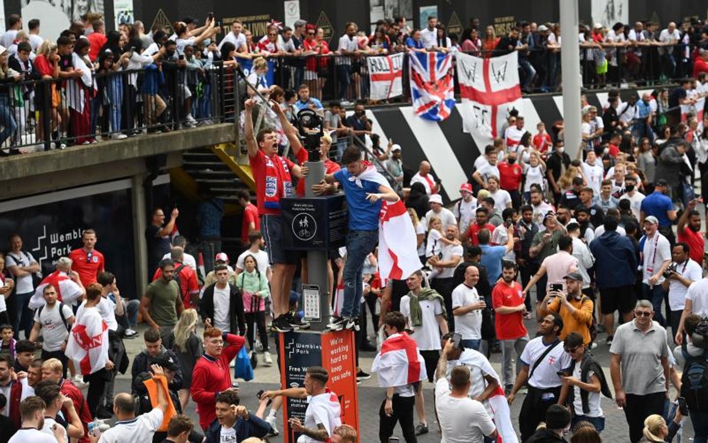 Fotos: Las imágenes de los incidentes en Wembley antes de la final