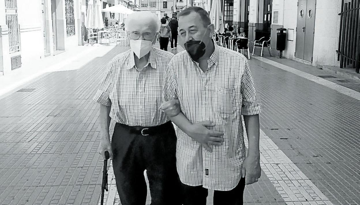 Ferrandis, acompañado por Ramón Navarro. Luis Zaragozá