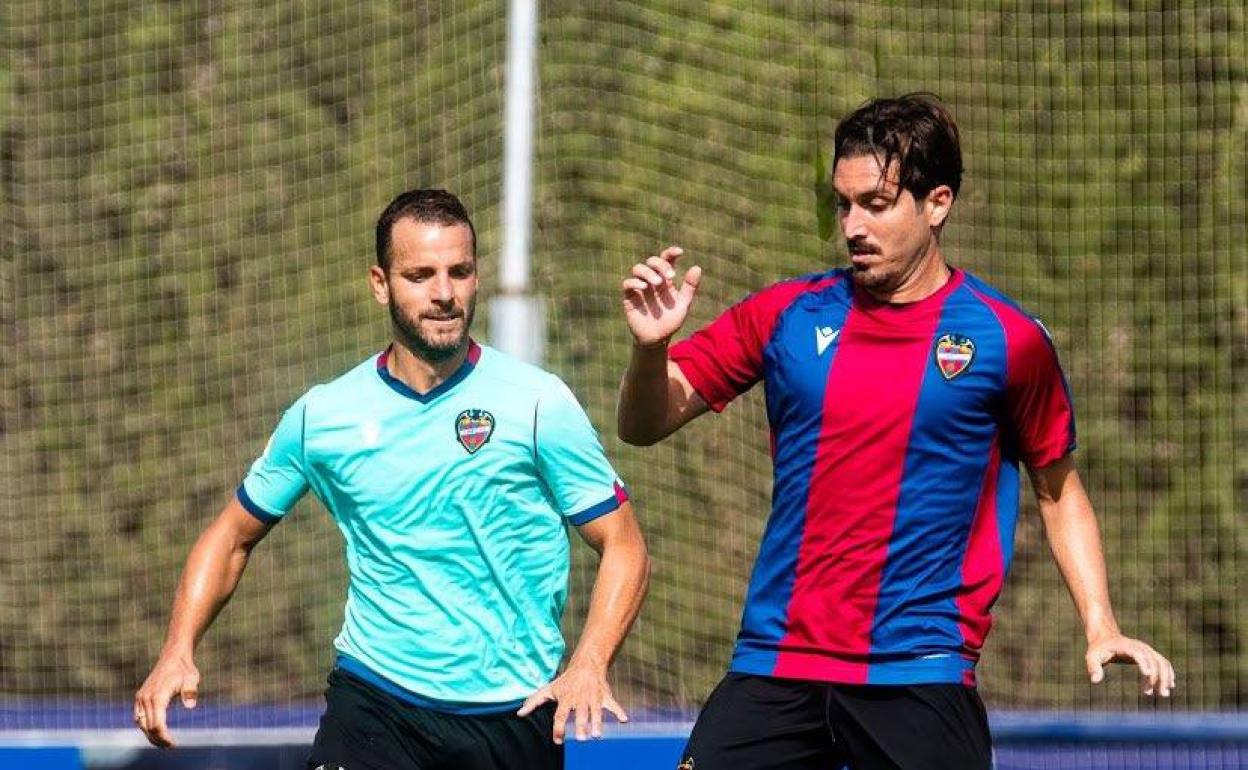 Campaña y Soldado durante un entrenamiento.