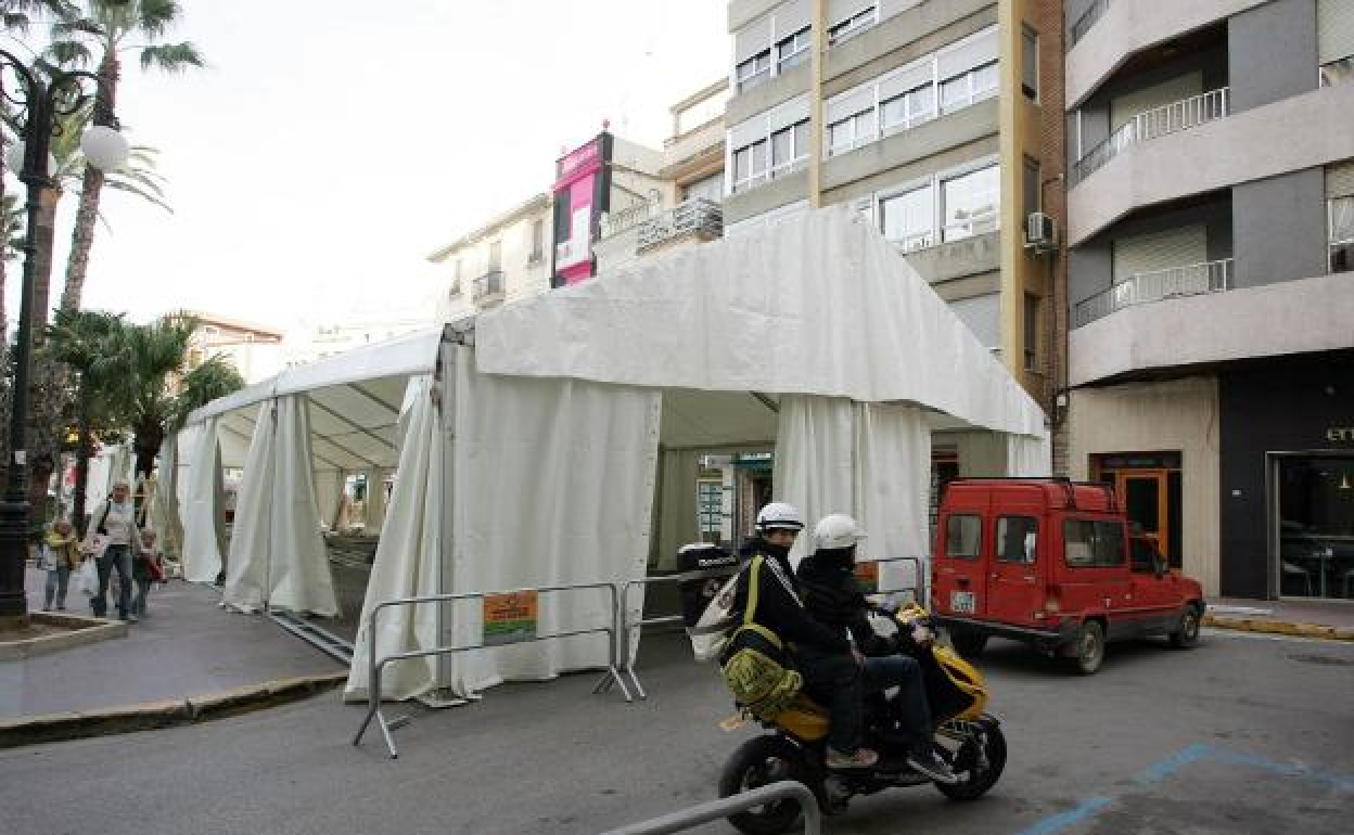 Imagen de archivo de una carpa fallera en Valencia