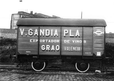 Imagen secundaria 1 - En las imágenes, las instalaciones en el Grao y un vagón para exportación. En la foto inferior derecha, Vicente Gandía Pl, el fundador. 