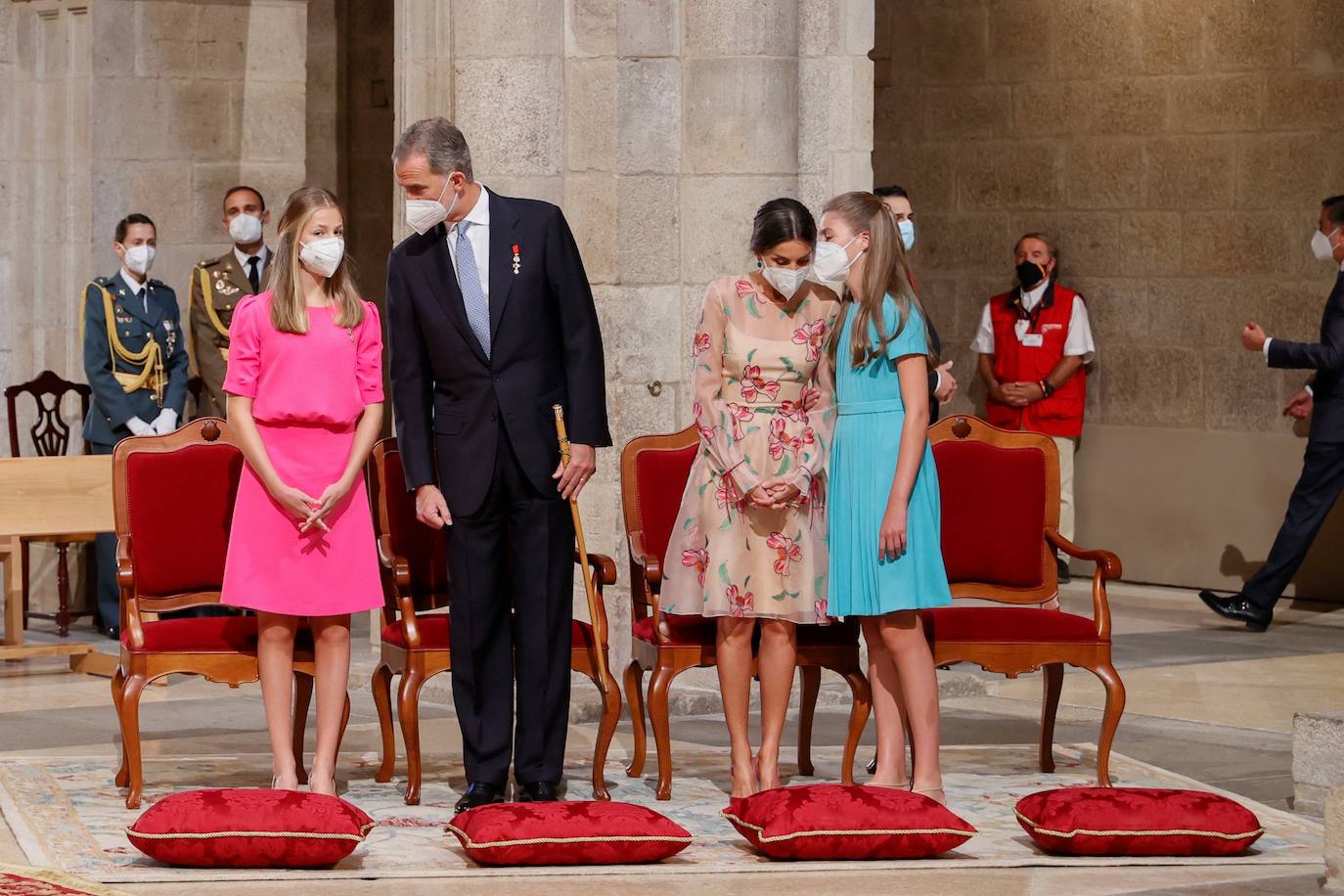 Fotos: La princesa Leonor y la infanta Sofía brillan en su debut en el Día de Santiago