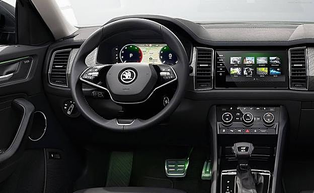 En el interior podemos escoger entre tres sistemas multimedia.