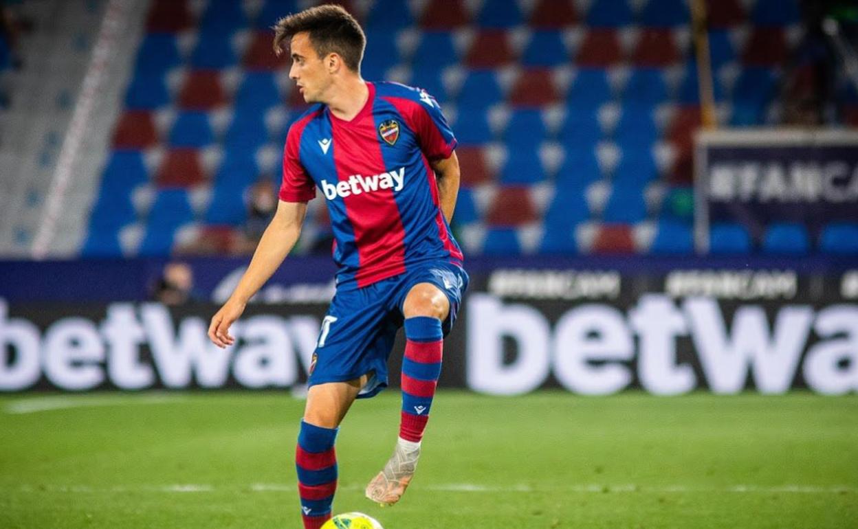 Álex Blesa durante un partido de la pasada temporada con el Levante 