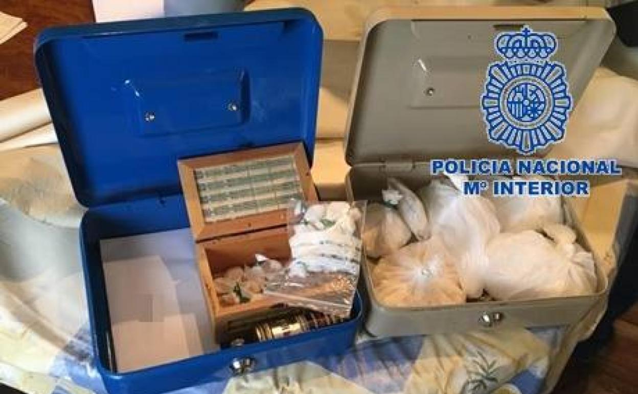 La droga intervenida en los registros. 