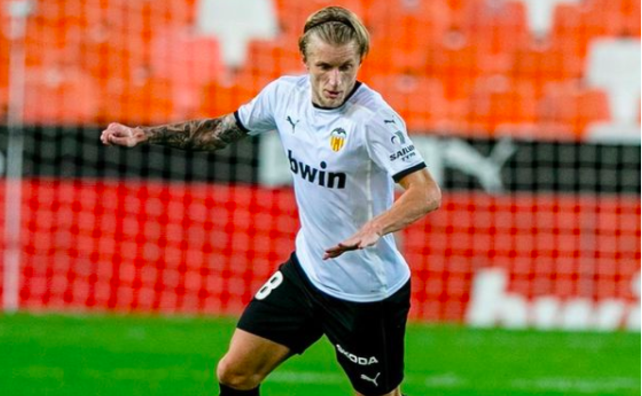 Longoria admite que hay interés y contactos entre el Olympique de Marsella y el Valencia por Wass