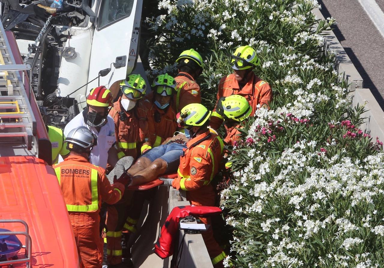 Fotos: Grave accidente entre camiones en Sagunto