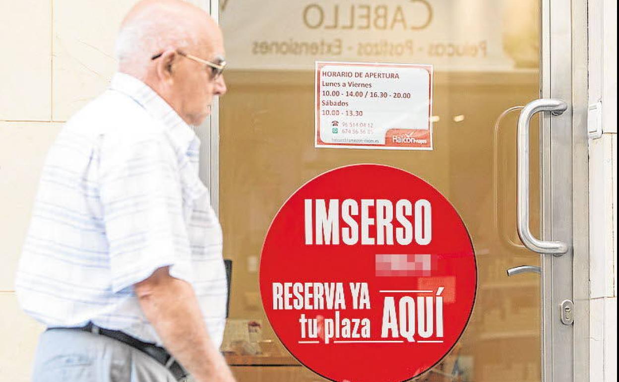 Venta de viajes del Imserso. 