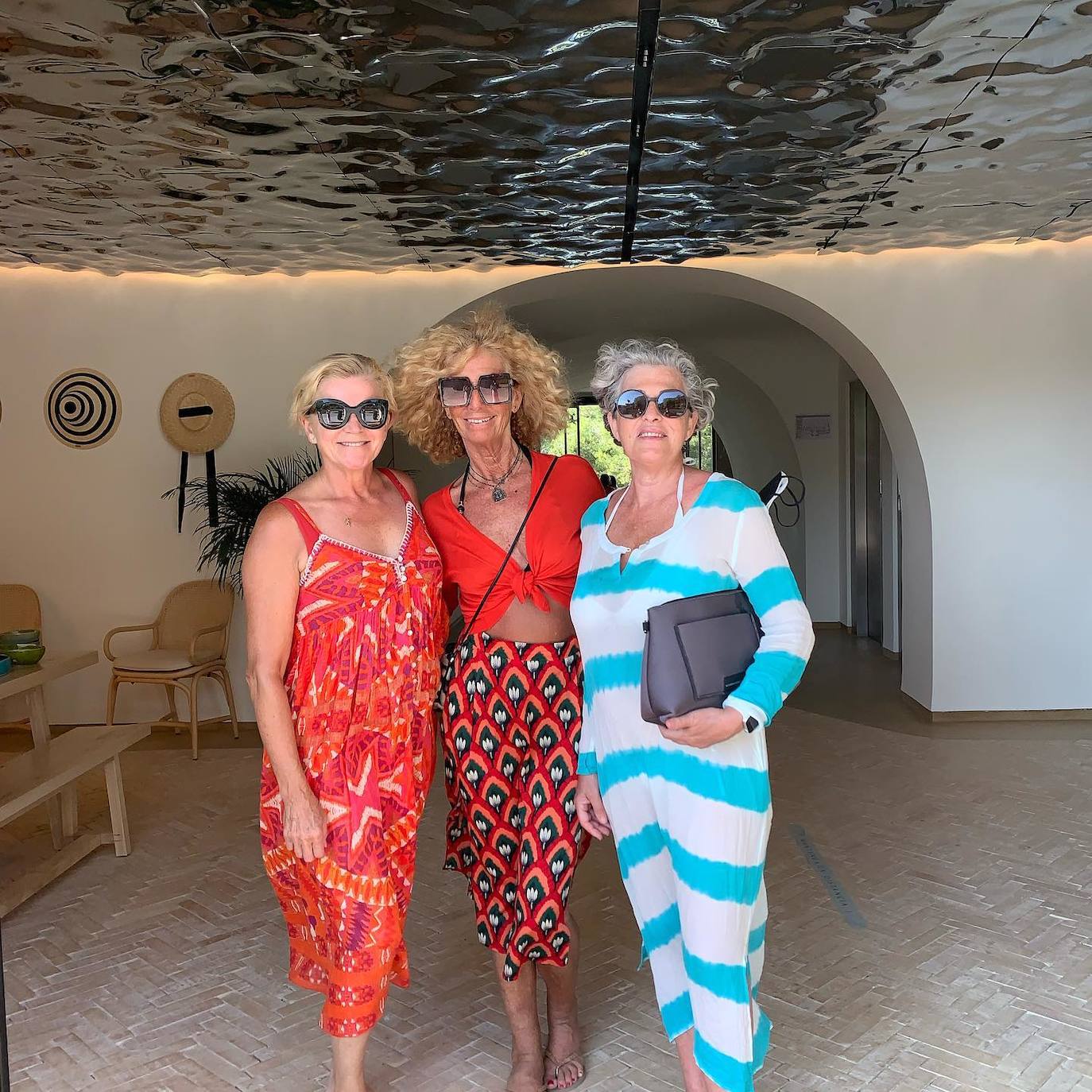 Inge Lehman, Amparo Sanz y Lila Albanozzo en el Hotel Serawa.
