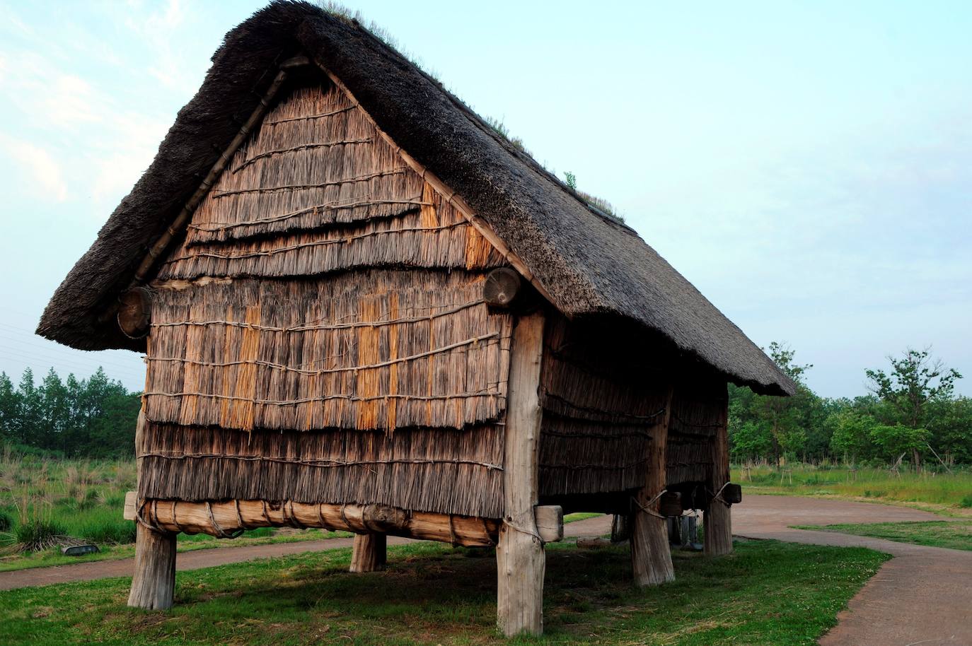 8.- SITIOS PREHISTÓRICOS JOMON EN EL NORTE DE JAPÓN | En el sur de la isla de Hokkaido y en el norte de Tohoku, una región de la isla de Honshū, se encuentran 17 yacimientos arqueológicos repartidos entre colinas y llanuras. Estos lugares evidencian el desarrollo a lo largo de 10.000 años de la práctica preagrícola y sedentaria de la cultura jomon, además de sus prácticas y rituales.