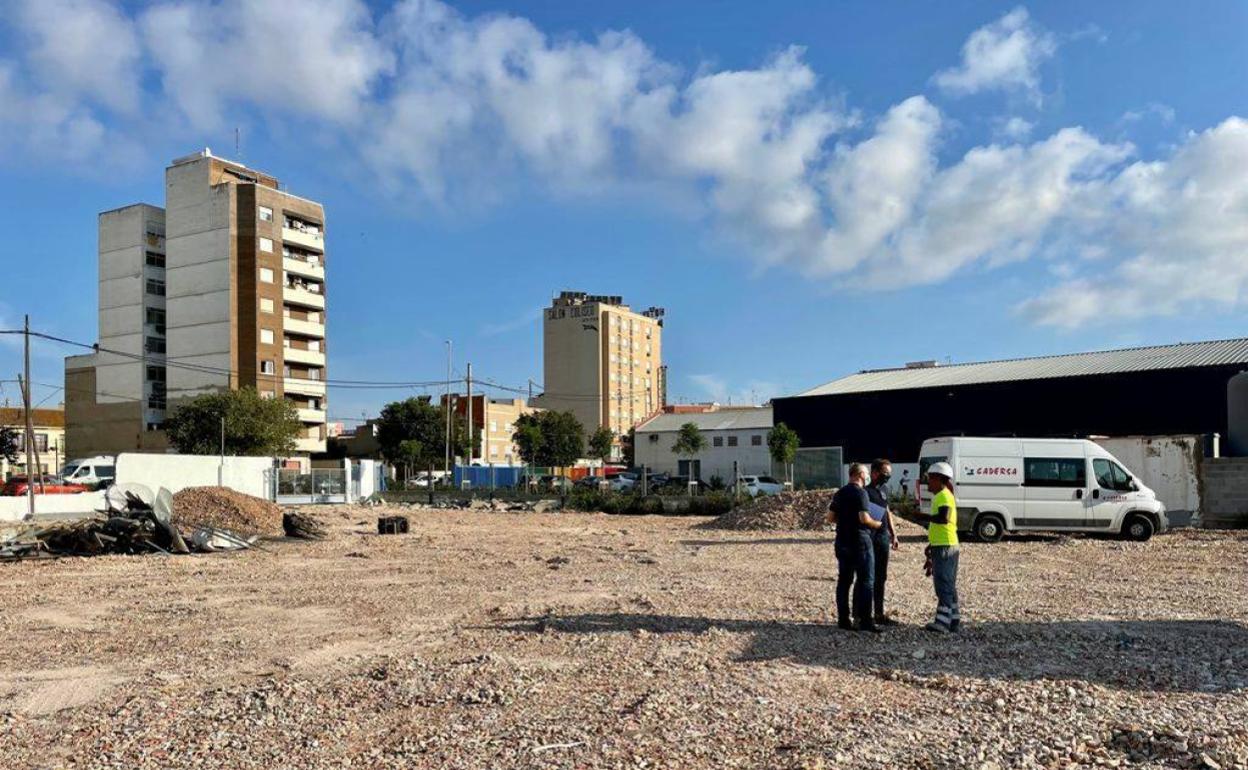 El alcalde, Vicente Zaragozá, visita las obras. 