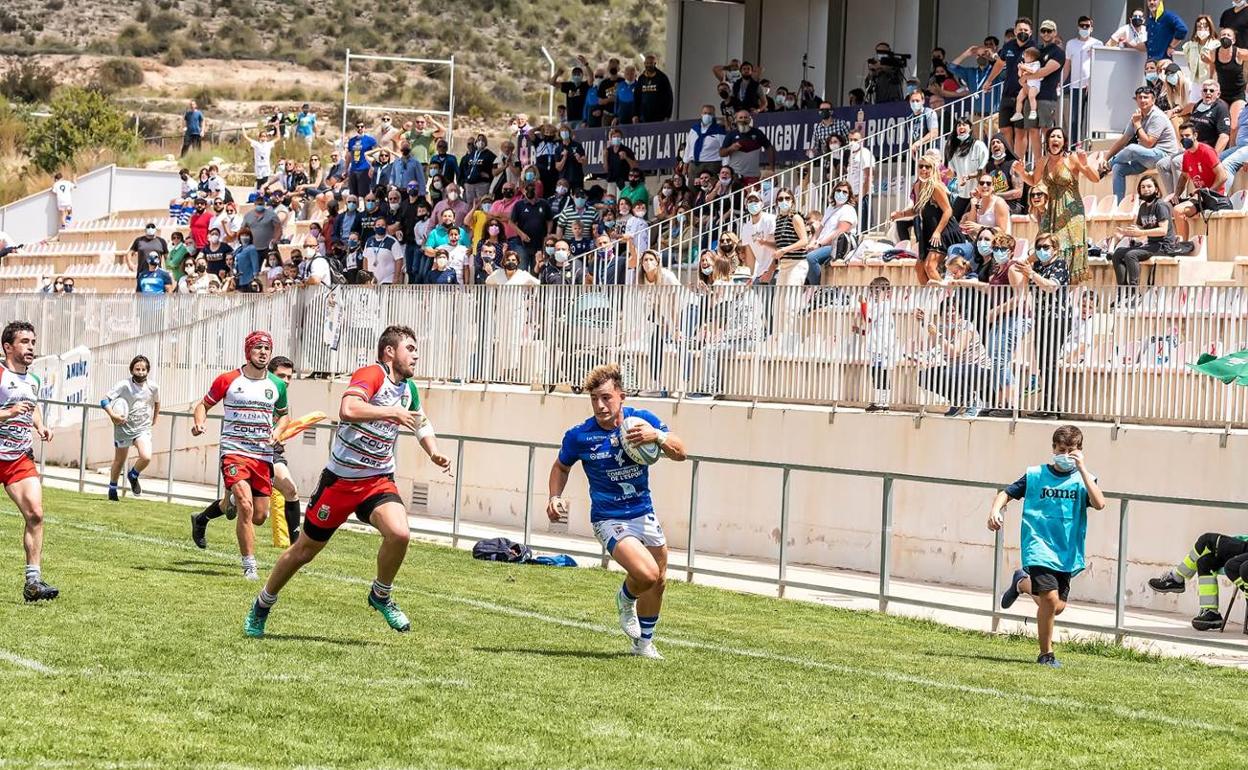 Partido entre el CR La Vila. y el Hernani que supuso el ascenso de los alicantinos. 