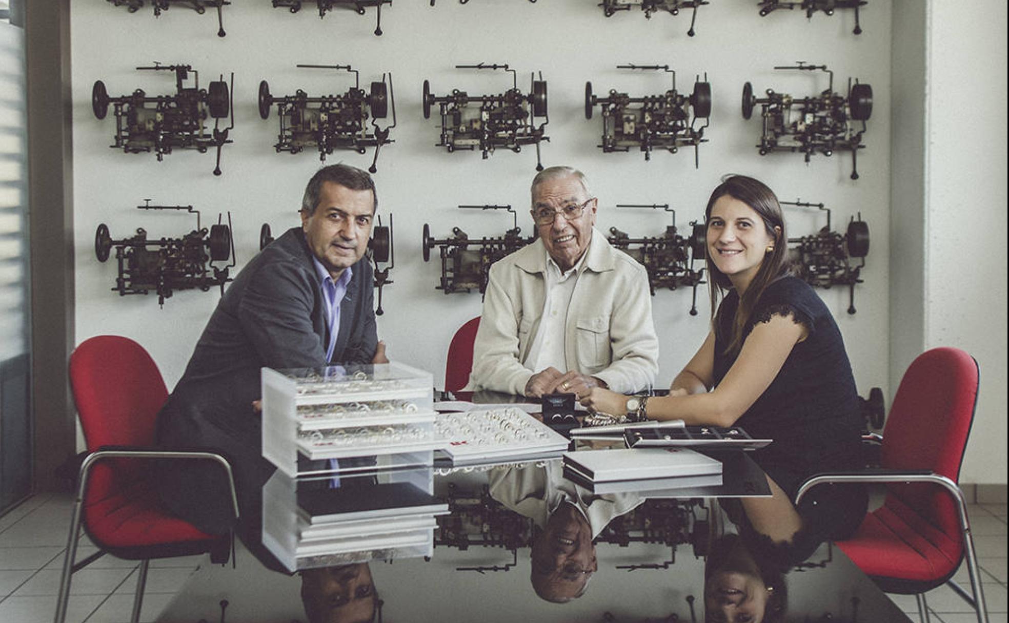 Clemente Navarro Collado (segunda generación), Clemente Navarro Fabregat (fundador de Eleka) y Merche Navarro (actual directora ejecutiva) 